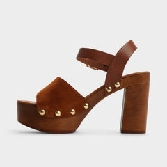 Aldo Niloria in Tan - Tan