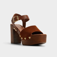 Aldo Niloria in Tan - Tan