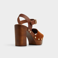 Aldo Niloria in Tan -  Tan