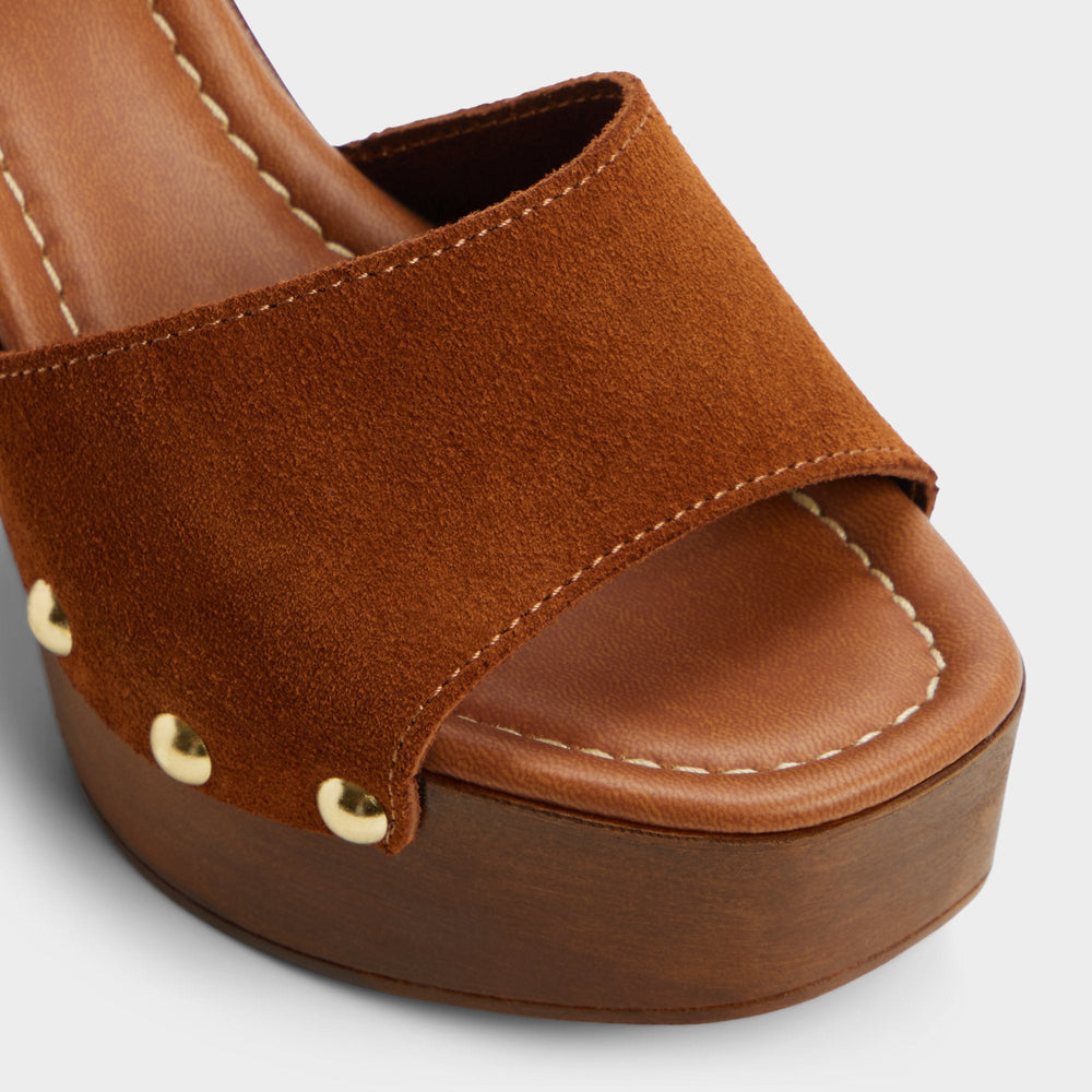 Aldo Niloria in Tan -  Tan